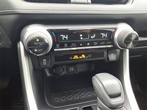 Used 2025 Toyota RAV4 XLE image 17