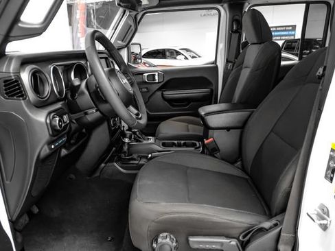 Used 2023 Jeep Wrangler Unlimited w/ Cold Weather Group AWD/4WD image 4