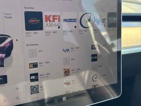 Used 2023 Tesla Model Y Performance image 11