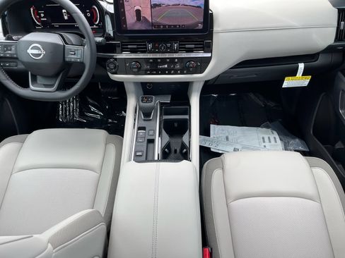 New 2026 Nissan Pathfinder SL FWD image 14