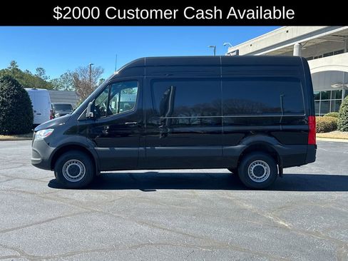 Used 2025 Mercedes-Benz Sprinter 2500 image 4