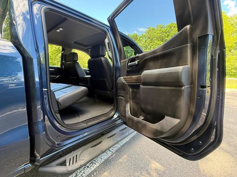 Used 2020 Chevrolet Silverado 1500 LT Trail Boss AWD/4WD image 32