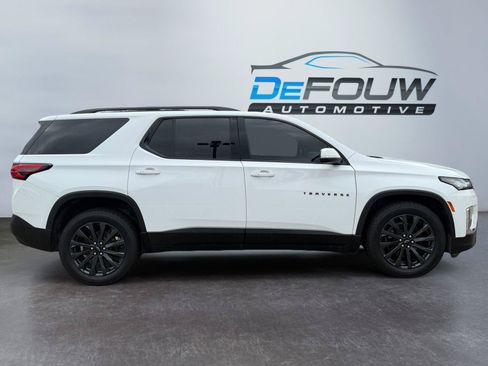 Used 2023 Chevrolet Traverse RS AWD/4WD image 2