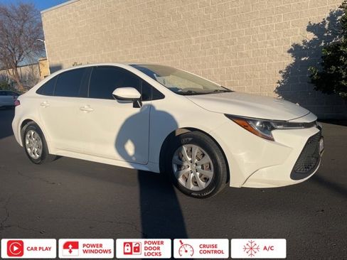 Used 2020 Toyota Corolla LE image 1
