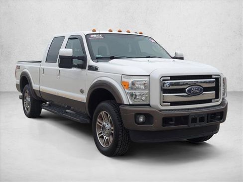 Used 2015 Ford F250 King Ranch image 3