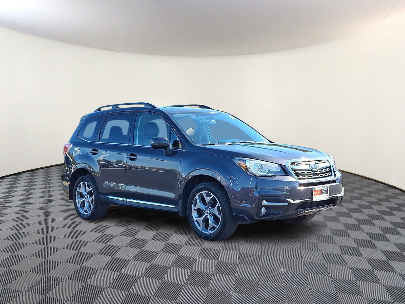 Used 2017 Subaru Forester 2.5i Touring AWD/4WD image 4