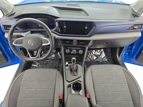 Certified 2023 Volkswagen Taos SE w/ Panoramic Sunroof Package FWD image 9