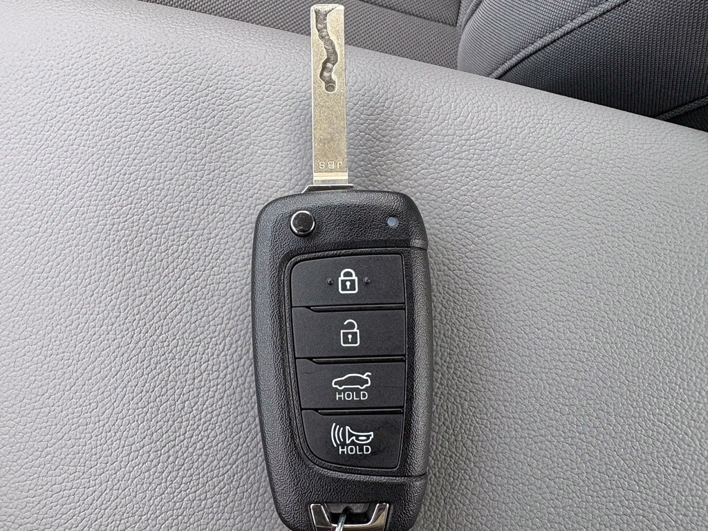 New 2026 Hyundai Elantra SE FWD image 22