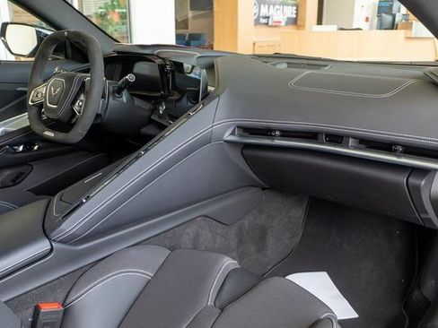 Used 2025 Chevrolet Corvette Z06 w/ Z07 Performance Package RWD image 23