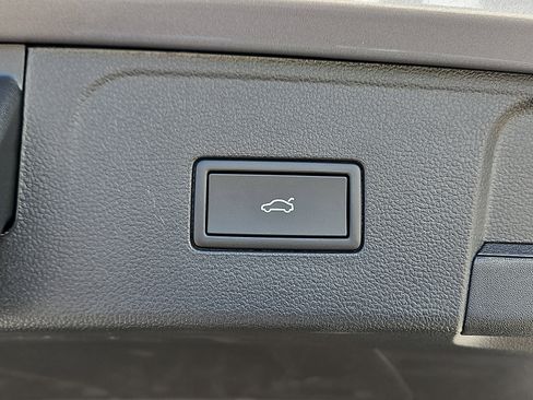 New 2026 Volkswagen Atlas SE image 7