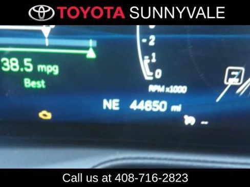 Used 2024 Cadillac XT4 Premium Luxury image 3