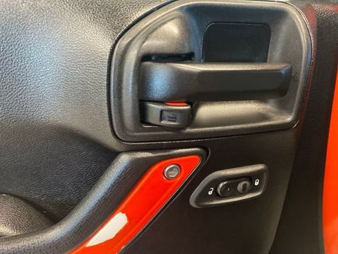 Used 2015 Jeep Wrangler Unlimited Sport w/ Quick Order Package 24S AWD/4WD image 23