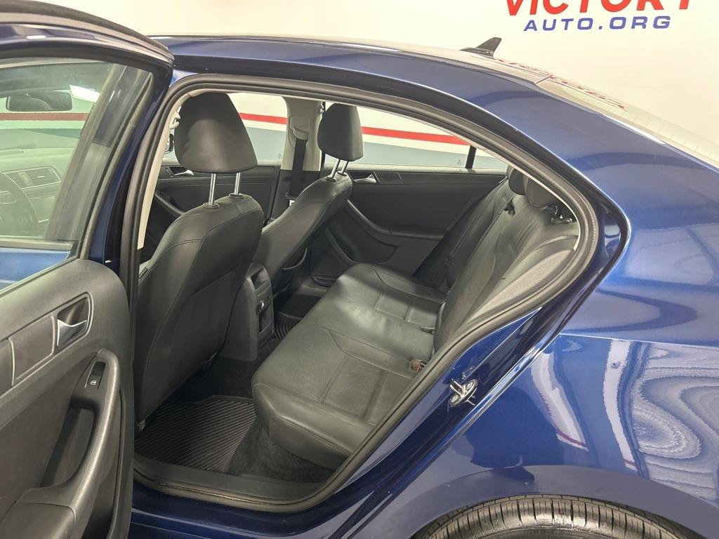 Used 2011 Volkswagen Jetta SE FWD image 10