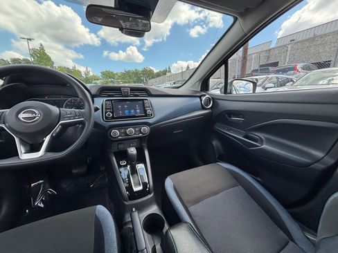 Used 2025 Nissan Versa SV FWD image 33