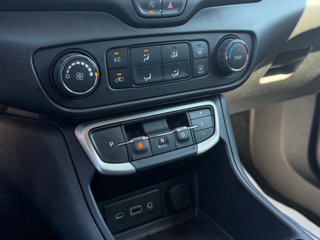Used 2024 GMC Terrain SLE FWD image 12
