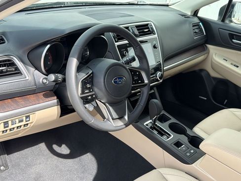 Used 2019 Subaru Outback 2.5i Limited w/ Popular Package #2 AWD/4WD image 4