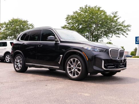 Used 2024 BMW X5 xDrive40i w/ Premium Package AWD/4WD image 2
