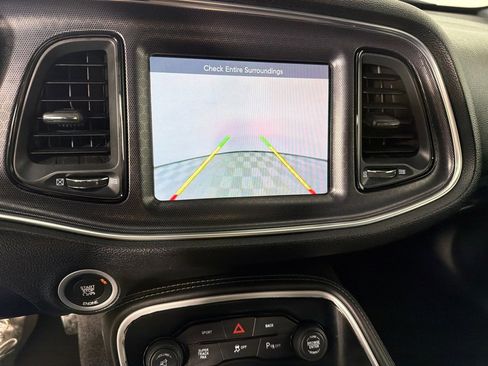 Used 2016 Dodge Challenger R/T Scat Pack w/ Leather Interior Group image 19