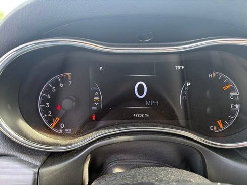 Used 2022 Jeep Grand Cherokee Laredo X AWD/4WD image 1