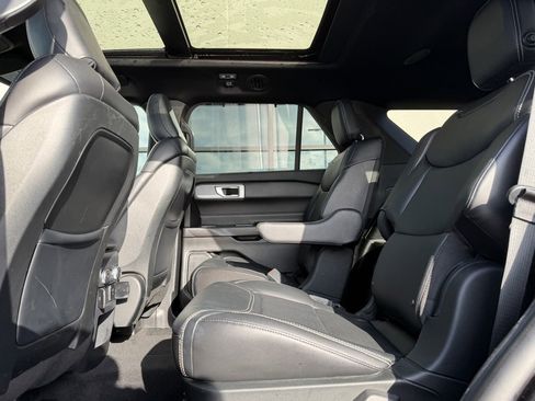 Used 2020 Ford Explorer ST image 9