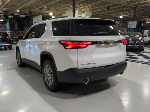 Used 2023 Chevrolet Traverse LT AWD/4WD image 10