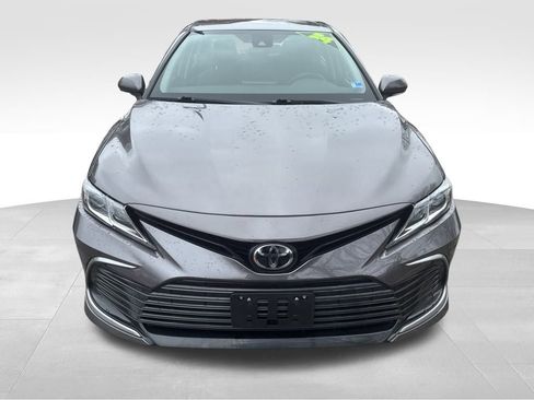 Used 2024 Toyota Camry LE image 3