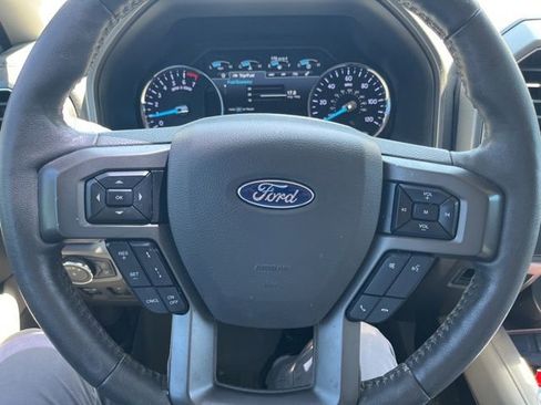 Used 2018 Ford Expedition XLT w/ Equipment Group 202A RWD image 18