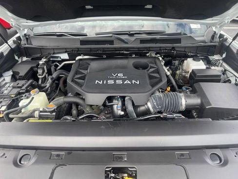 Used 2025 Nissan Armada Platinum Reserve AWD/4WD image 17