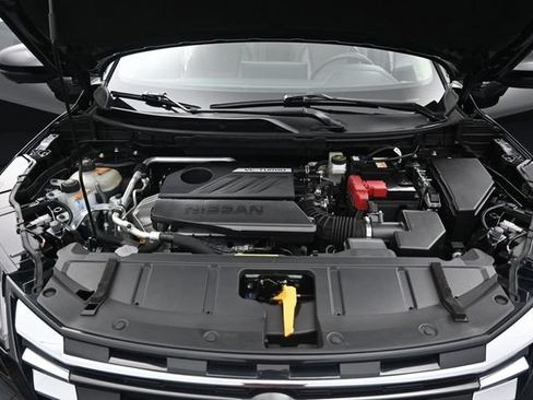 Used 2025 Nissan Rogue SL AWD/4WD image 37