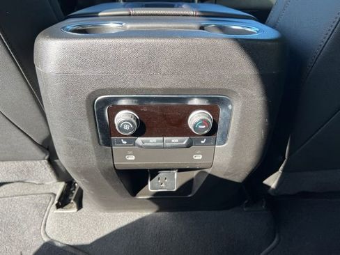 Used 2024 Chevrolet Suburban RST w/ Luxury Package image 19