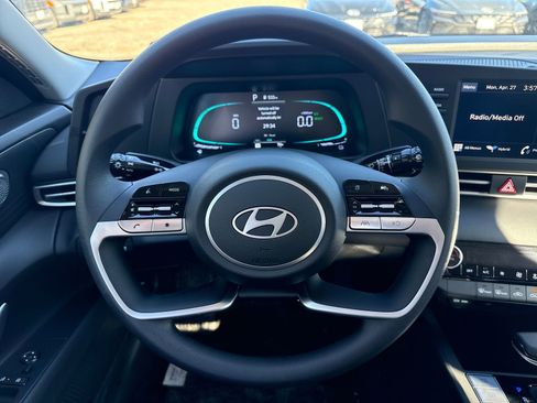 New 2026 Hyundai Elantra Hybrid FWD image 14