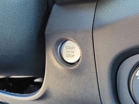 Certified 2022 Nissan Frontier SV w/ Technology Package image 28