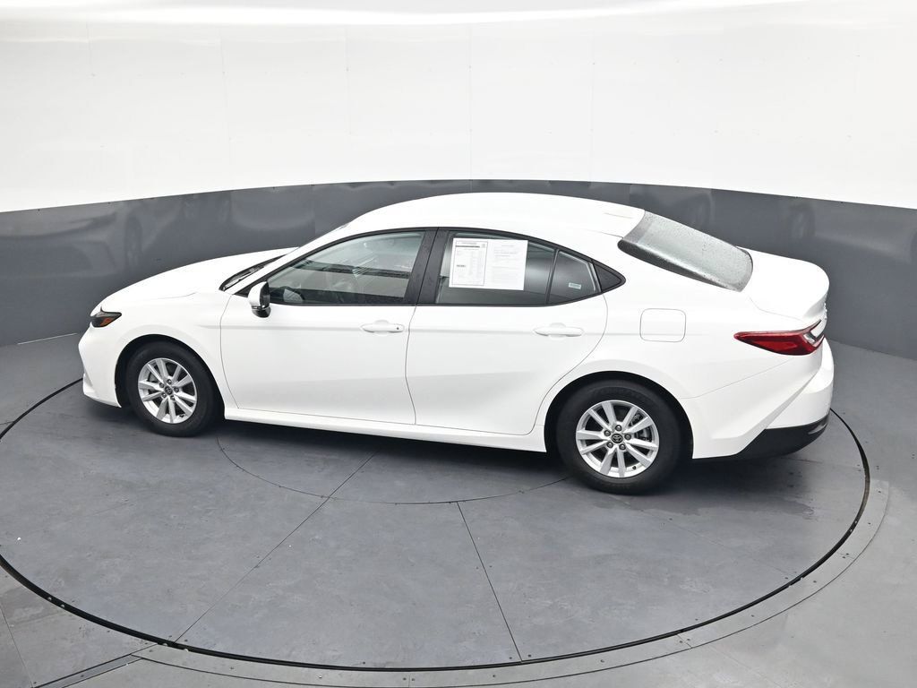 Used 2026 Toyota Camry LE FWD image 29