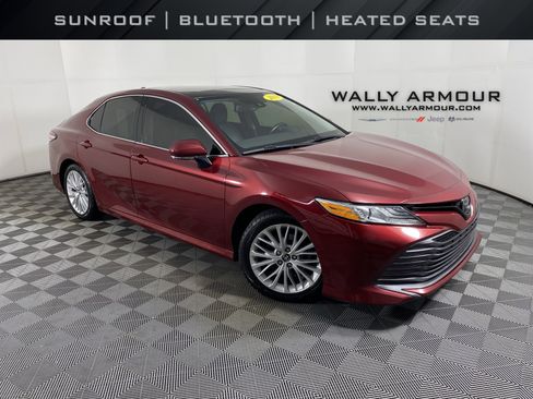 Used 2019 Toyota Camry XLE image 1