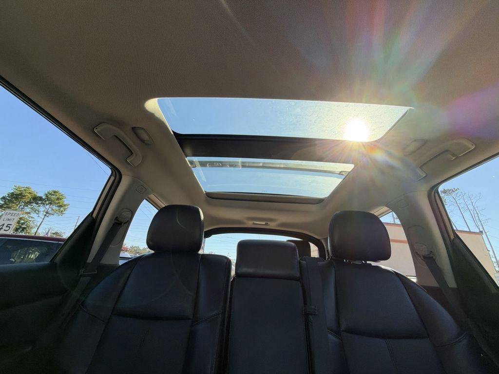 Used 2020 Nissan Pathfinder Platinum FWD image 18
