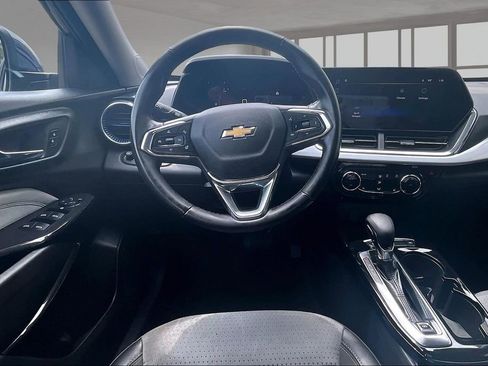 Used 2024 Chevrolet Trax LT w/ Driver Confidence Package FWD image 6