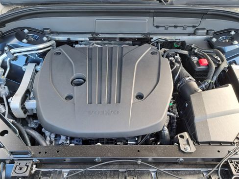 New 2026 Volvo XC60 B5 Plus w/ Protection Package Premier image 9