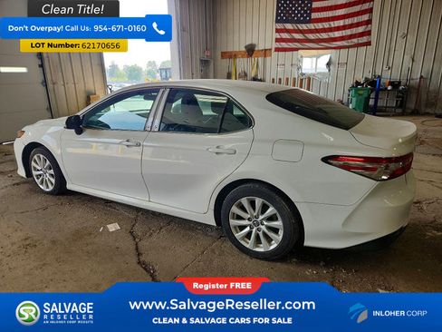 Used 2018 Toyota Camry LE FWD image 3
