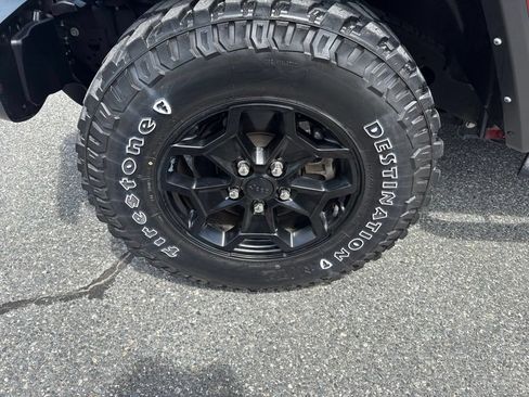 Used 2021 Jeep Gladiator Sport AWD/4WD image 9