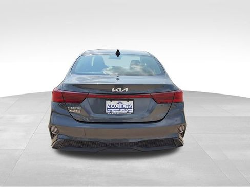 Used 2024 Kia Forte LXS FWD image 5