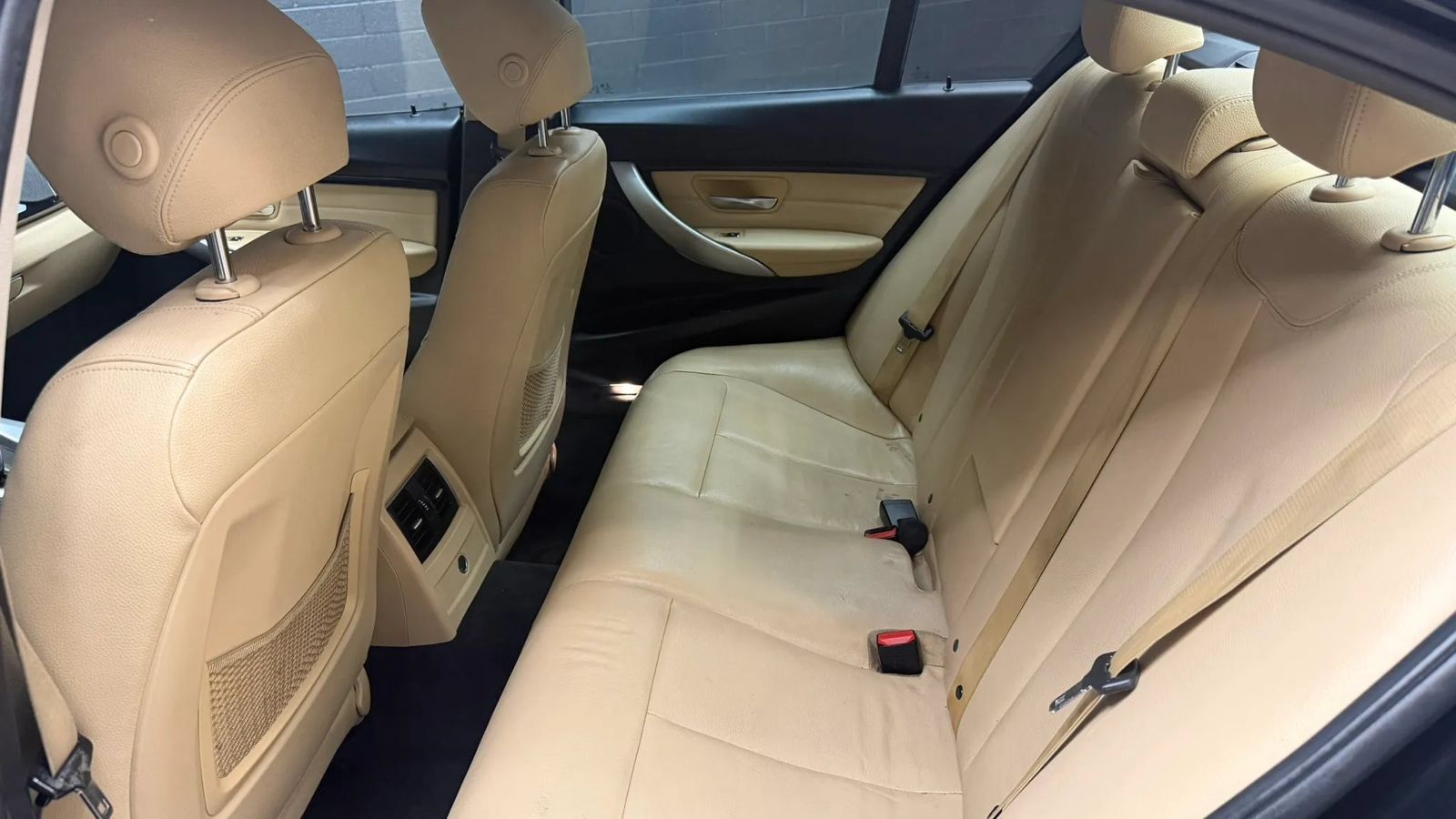 Used 2018 BMW 320i Sedan RWD image 10