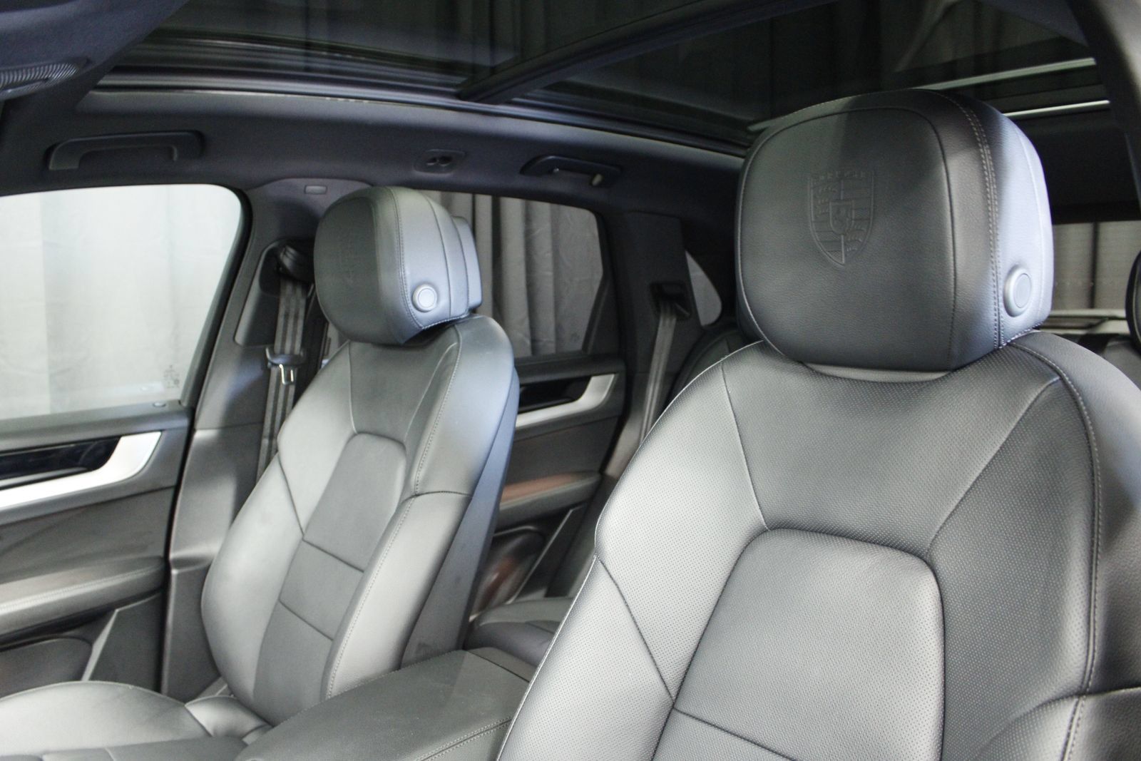 Certified 2026 Porsche Cayenne S AWD/4WD image 5