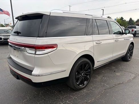 Used 2024 Lincoln Navigator L Reserve AWD/4WD image 9