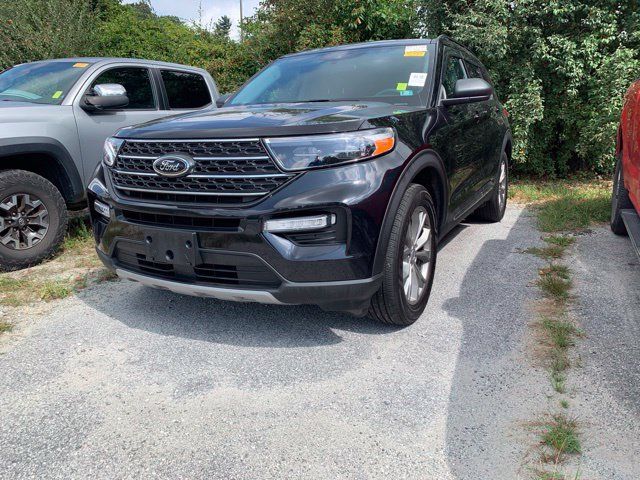 Used 2023 Ford Explorer XLT w/ Equipment Group 202A AWD/4WD image 3