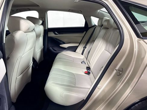 Used 2019 Honda Accord Touring image 21