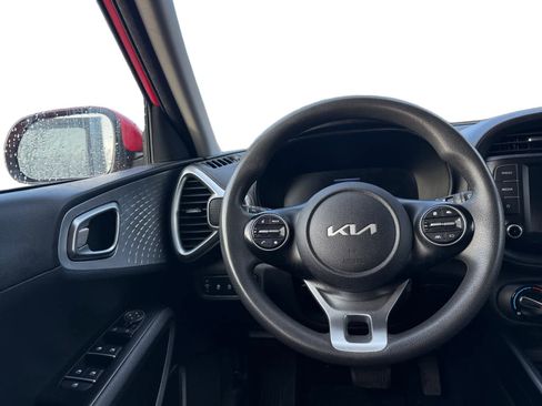 Used 2023 Kia Soul LX w/ LX Technology Package image 10