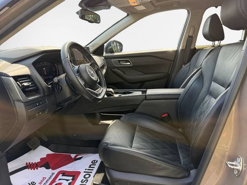 Used 2024 Nissan Rogue Platinum w/ Platinum Premium Package FWD image 12
