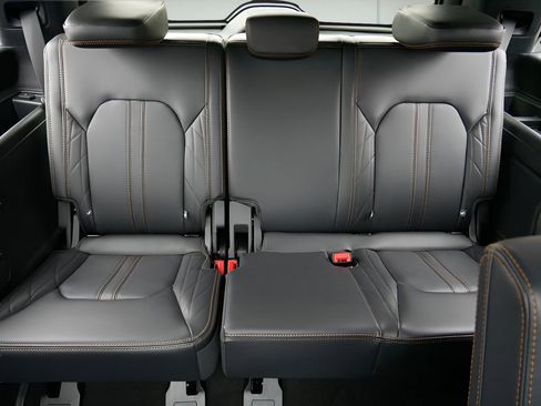 Used 2024 Ford Expedition Platinum AWD/4WD image 16