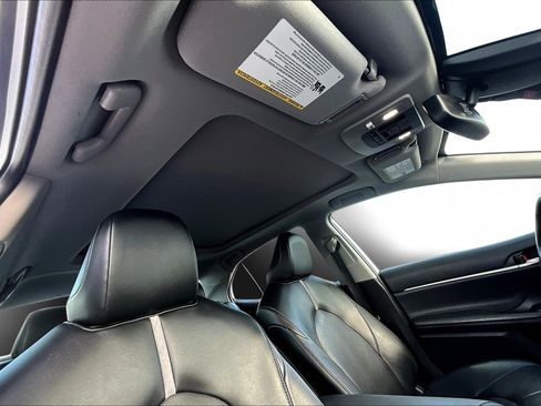 Used 2022 Toyota Camry XSE image 29