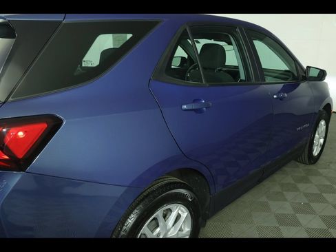 Used 2024 Chevrolet Equinox LS w/ Driver Confidence II Package FWD image 18